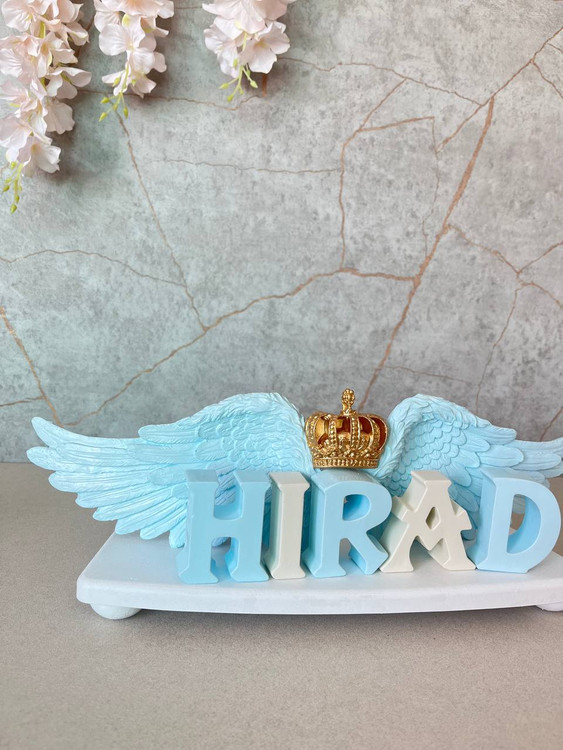 استند اسم کودک طرح بال فرشته چوبی اتاق کودک - نمای دیگر - آرنیکا گالری